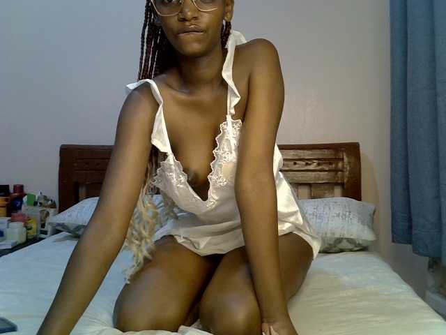 Naughty-nickita live cam on BongaCams