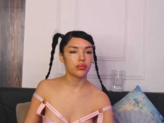 IrinaDembrovski live cam on BongaCams