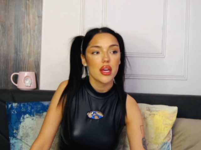 IrinaDembrovski live cam preview