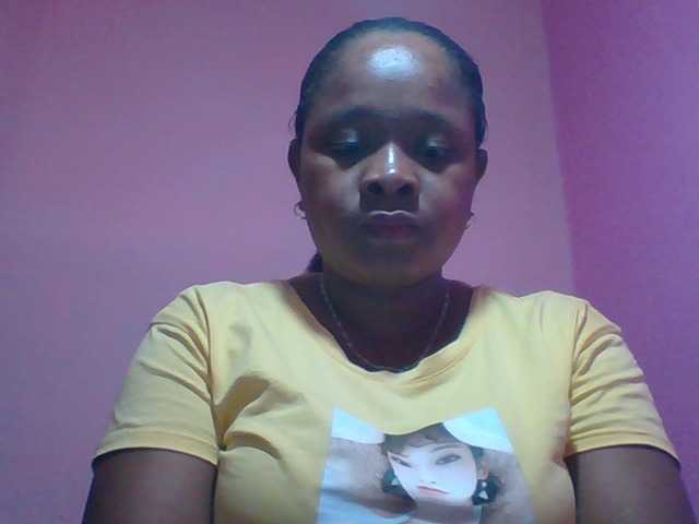Lucianah4 live cam on BongaCams