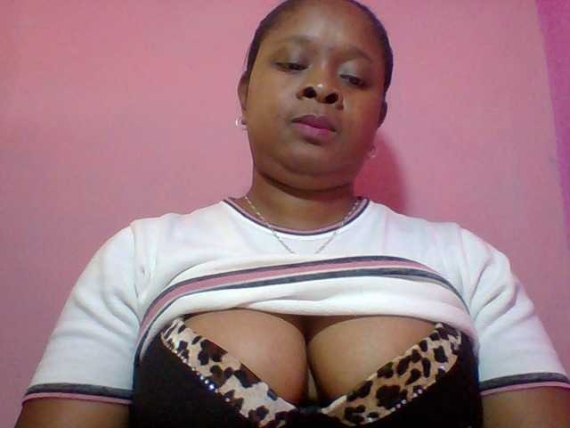 Lucianah4 live cam on BongaCams