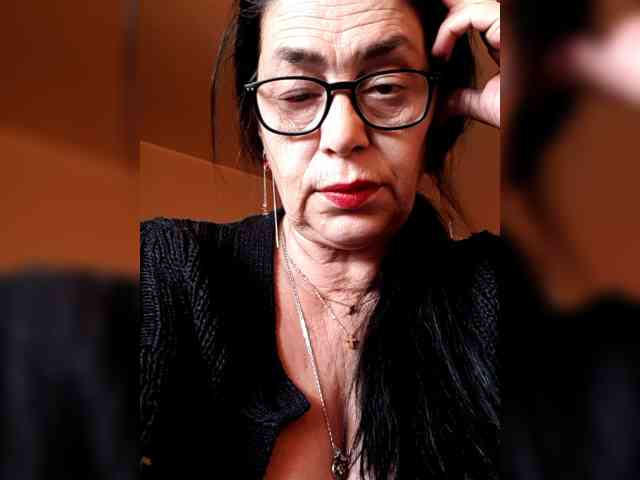 Lovetina4ever webcam