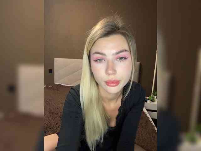 Mona-Em webcam