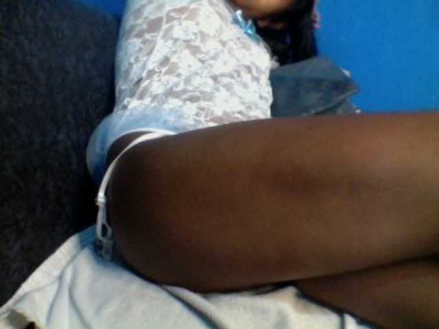 Pisou3, en directo ahora en BongaCams