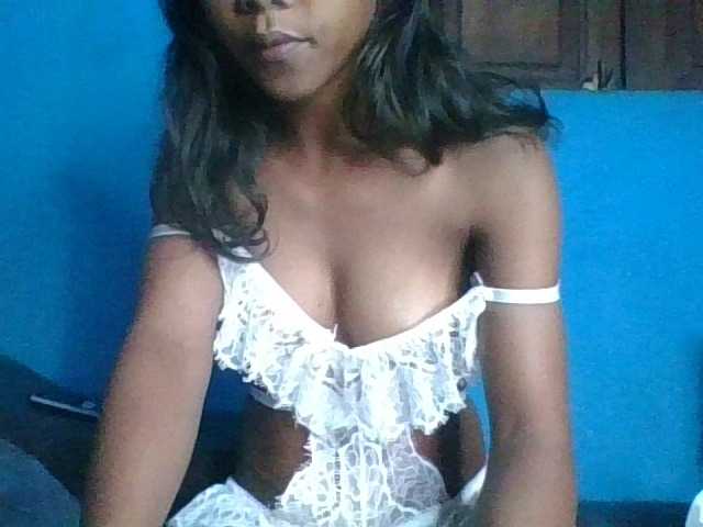 Pisou3 live cam on BongaCams