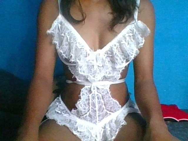 Pisou3 live cam on BongaCams