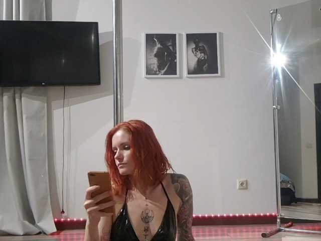 ErikaOps live cam on BongaCams