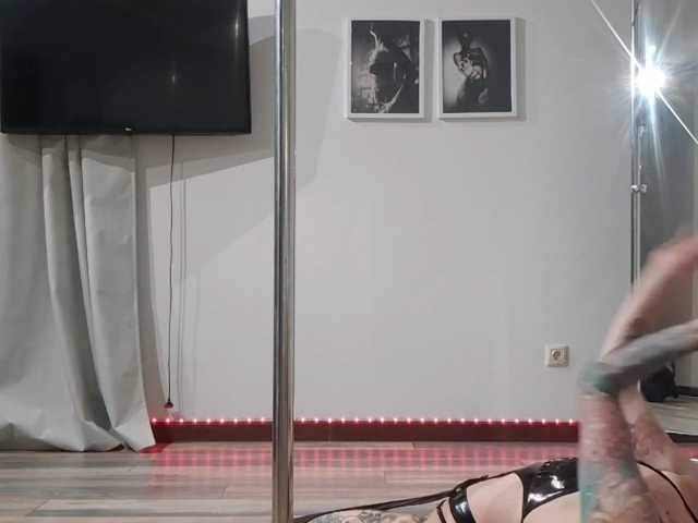 ErikaOps live cam on BongaCams