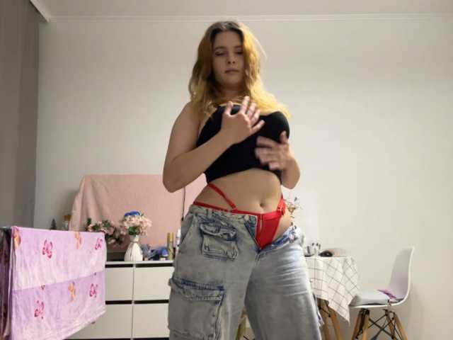 BonnyCrem live cam on BongaCams