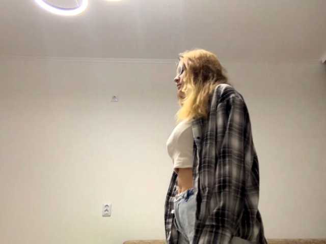BonnyCrem live cam on BongaCams