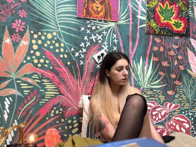 BonnyLorsi live cam on BongaCams