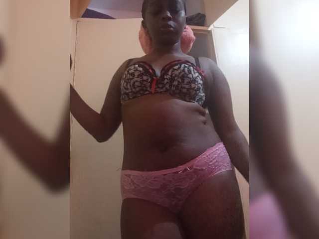 Vanity6 live cam on BongaCams
