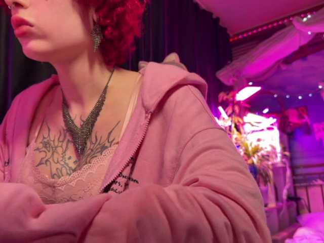LilyLorsi live cam on BongaCams