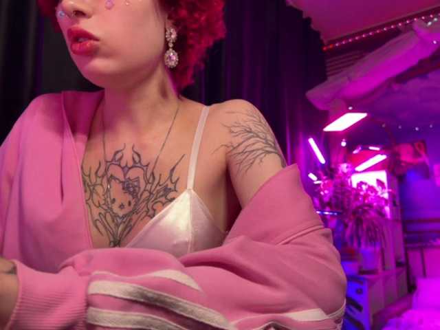 LilyLorsi live cam preview
