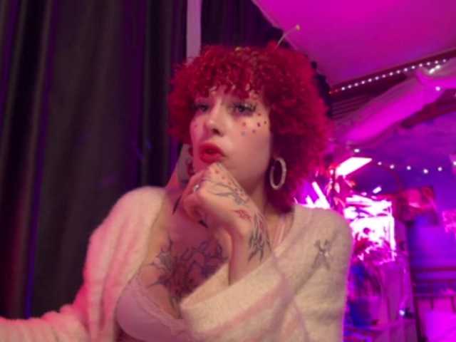 LilyLorsi live cam preview