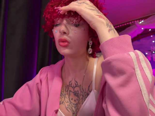 LilyLorsi live cam preview