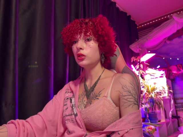 LilyLorsi live cam on BongaCams