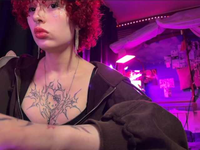LilyLorsi live cam on BongaCams
