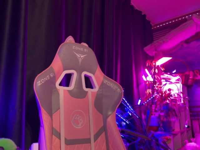 LilyLorsi live cam on BongaCams