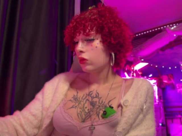 LilyLorsi live cam preview
