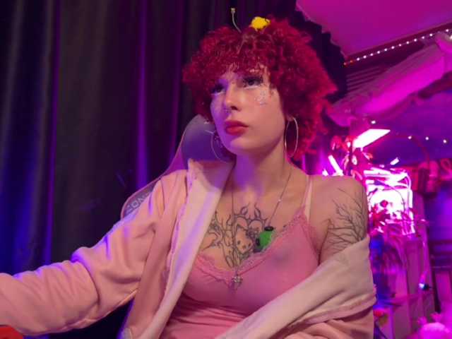 LilyLorsi live cam preview