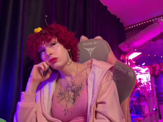 LilyLorsi live cam on BongaCams