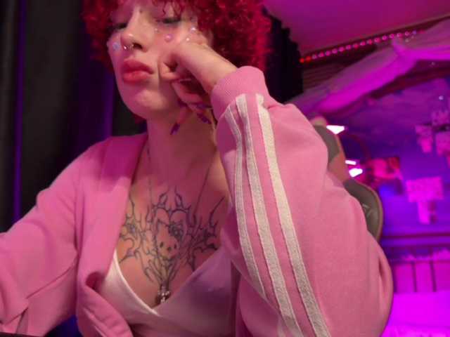LilyLorsi live cam preview