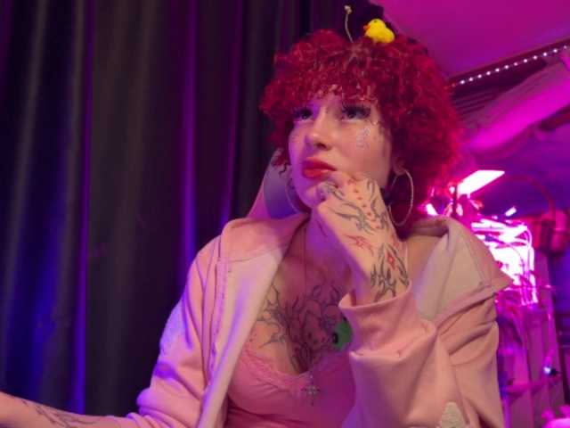 LilyLorsi live cam preview