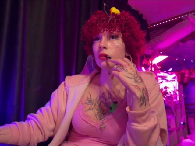 LilyLorsi live cam preview