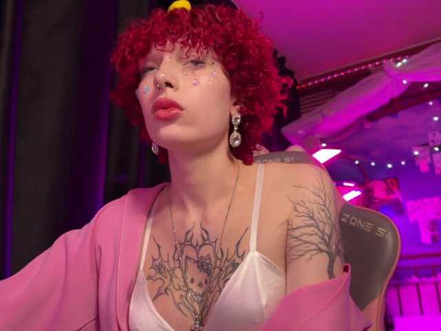 LilyLorsi live cam on BongaCams