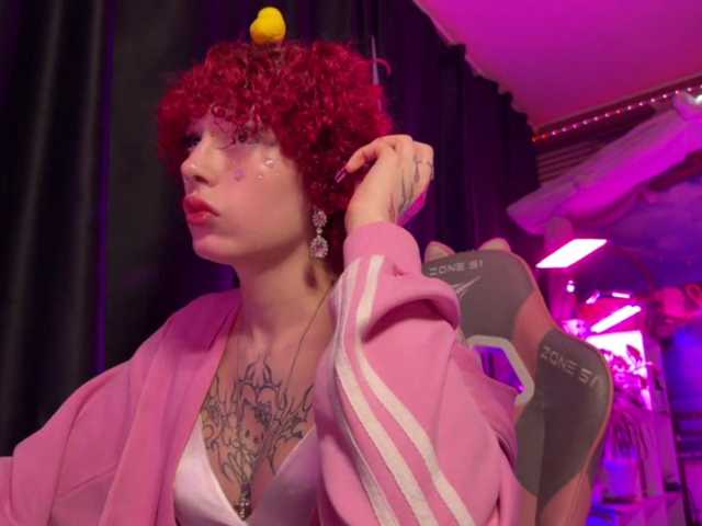 LilyLorsi live cam