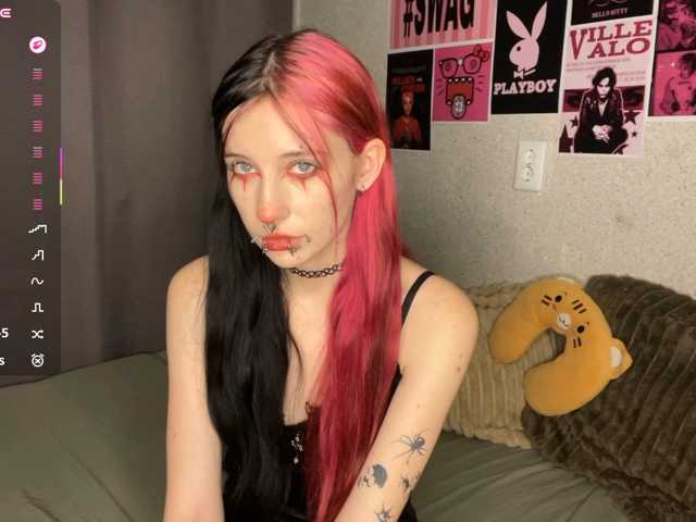 LilyOps live cam on BongaCams