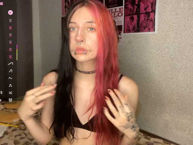 LilyOps live cam on BongaCams