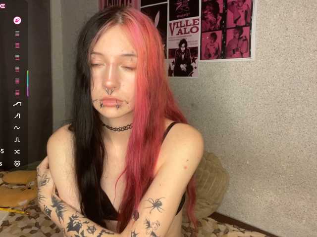 LilyOps live cam on BongaCams