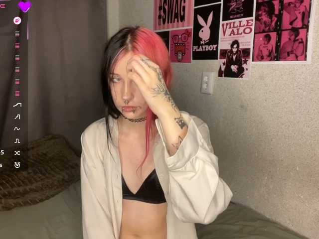 LilyOps live cam on BongaCams