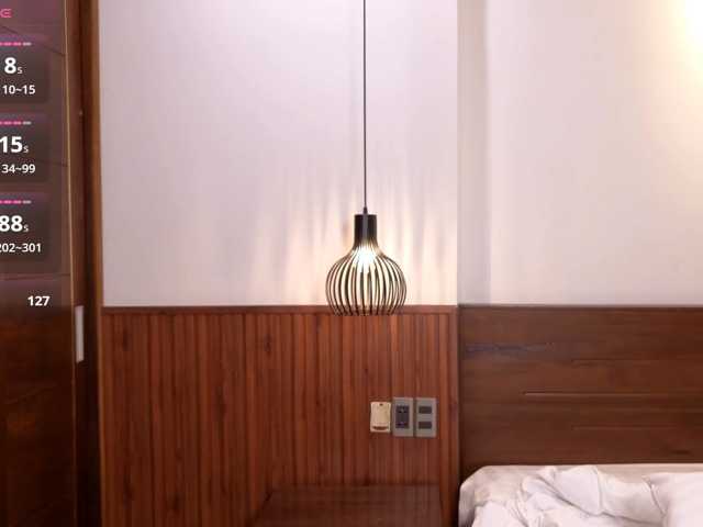 Hella-pretty live cam on BongaCams