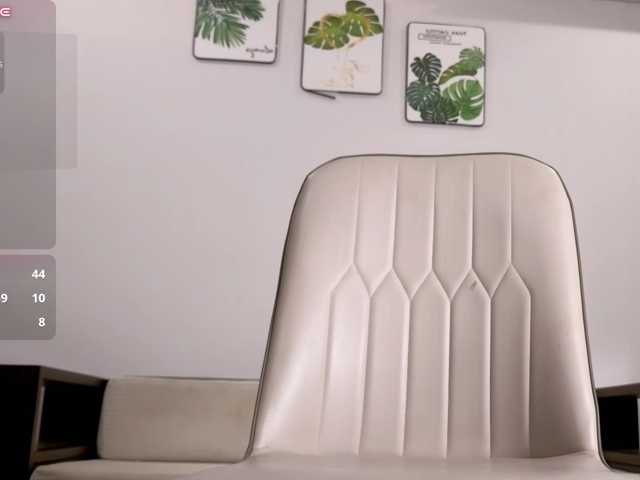 Hella-pretty live cam on BongaCams