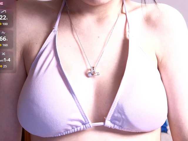 Hella-pretty live cam on BongaCams