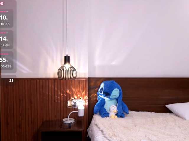 Hella-pretty live cam on BongaCams