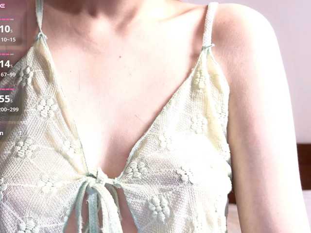 Hella-pretty live cam on BongaCams