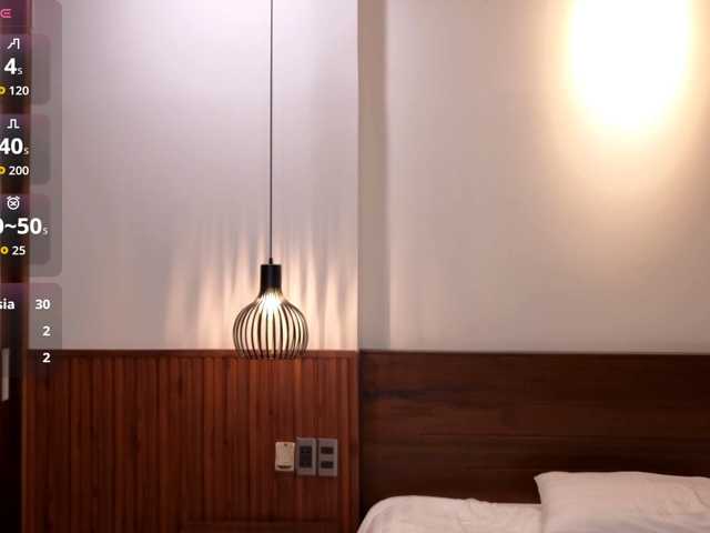 Hella-pretty live cam on BongaCams