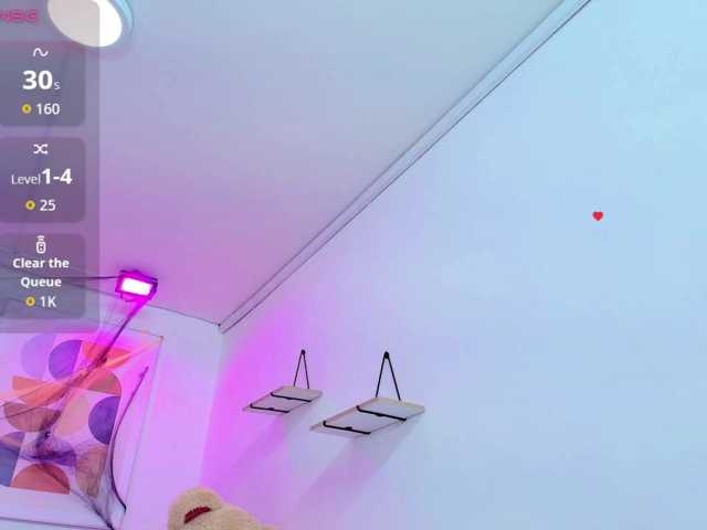 Maddie-T18 live cam on BongaCams