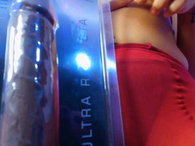 Maddie-T18 live cam on BongaCams