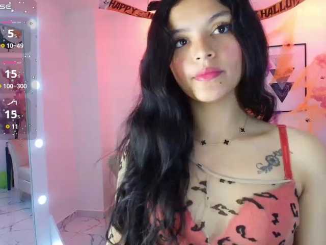 Maddie-T18 live cam on BongaCams