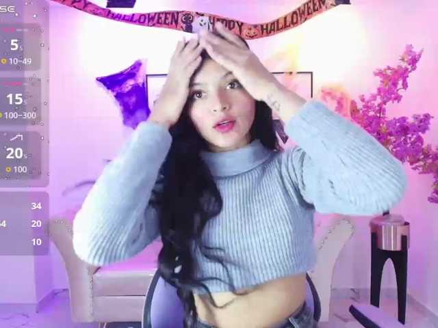 Maddie-T18 live cam on BongaCams