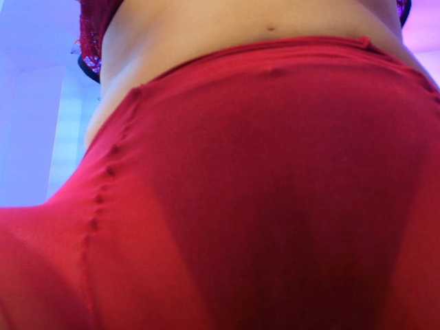 Maddie-T18 live cam on BongaCams