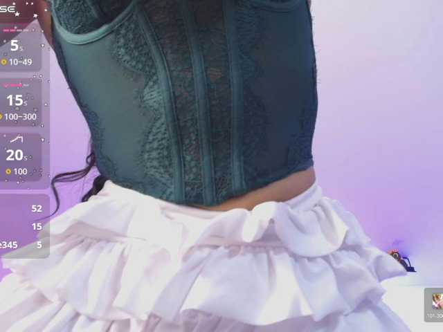 Maddie-T18 live cam on BongaCams