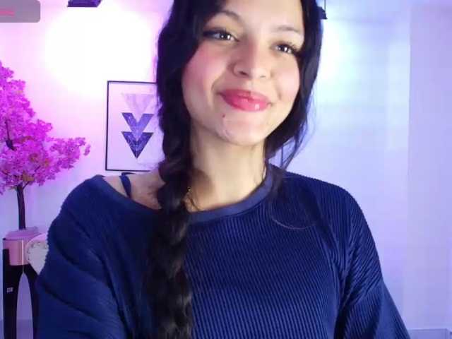Maddie-T18 live cam on BongaCams