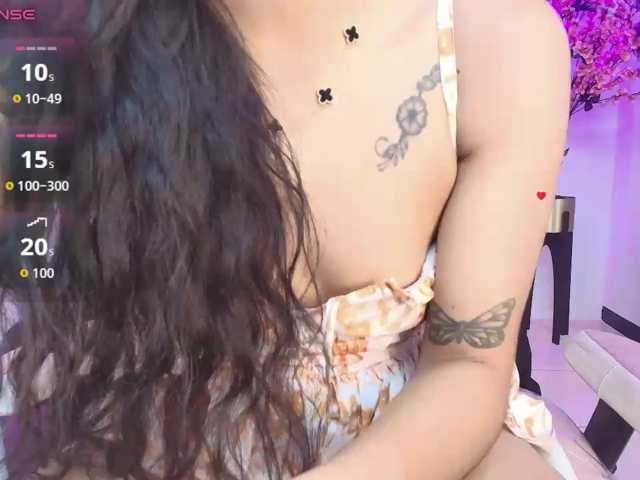 Maddie-T18 live cam on BongaCams