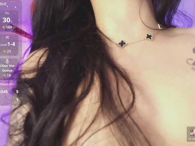 Maddie-T18 live cam on BongaCams